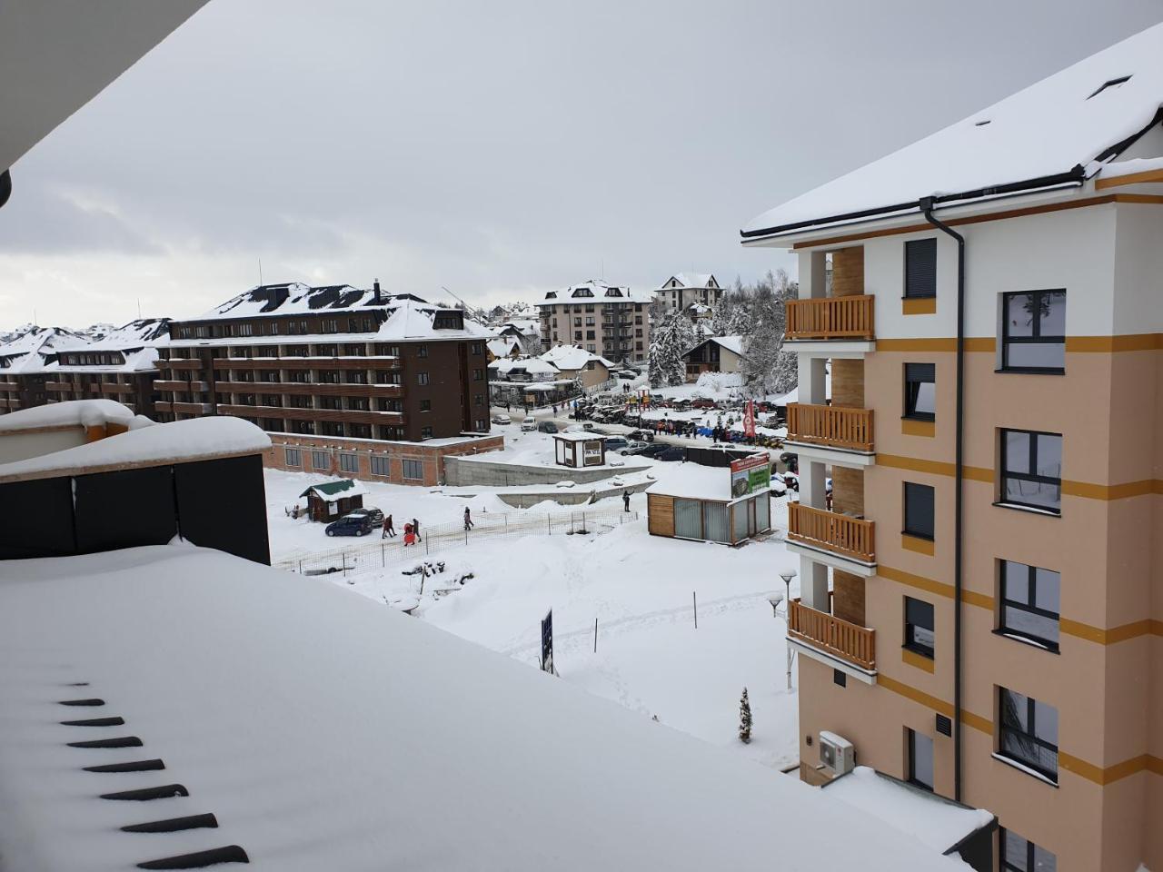 Apartman Dnd Zlatibor Sa Garazom Zewnętrze zdjęcie